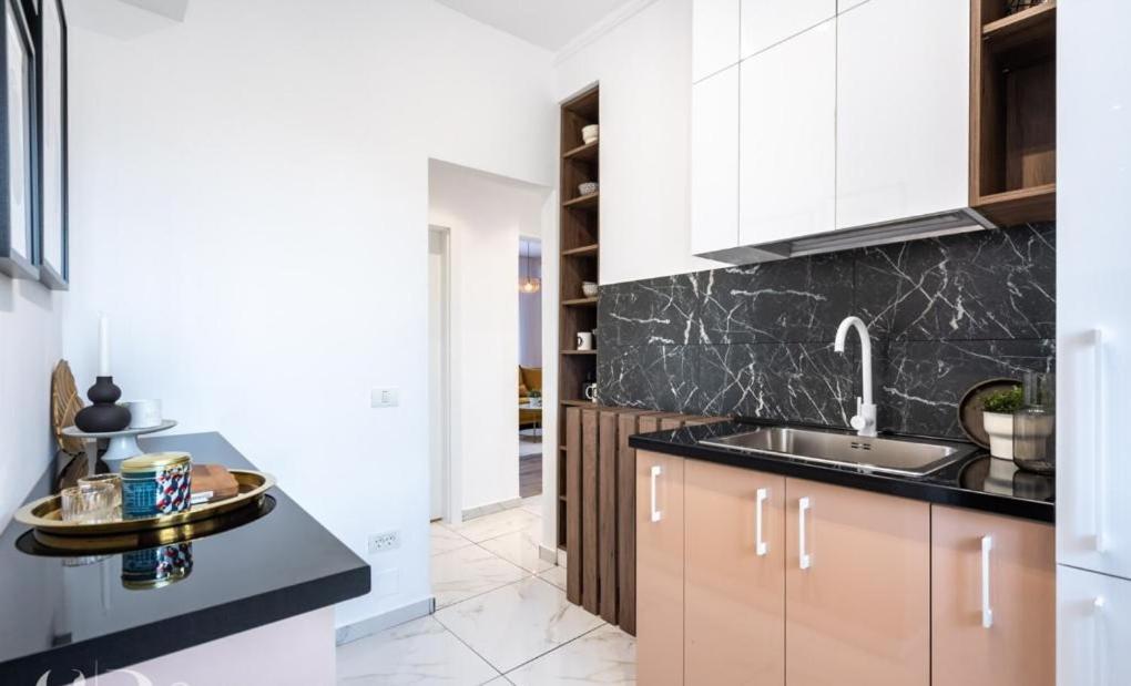 Majestic Apartament With View In Magheru Бухарест Экстерьер фото